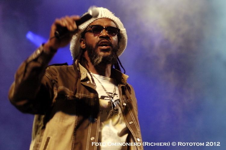 Andrew Tosh Marcia Griffiths ft KyMany Marley amp Andrew Tosh Rototom
