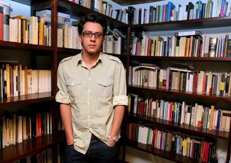 Andrés Felipe Solano Andrs Felipe Solano recibe el Premio Biblioteca de Narrativa