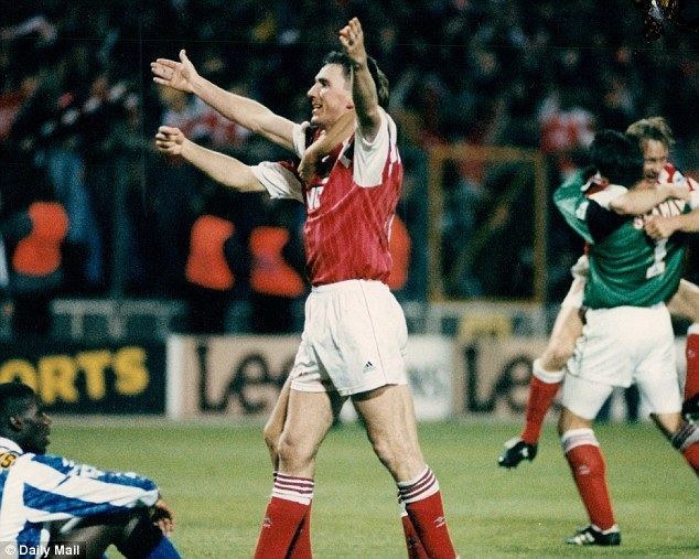 Andy Linighan Andy Linighan relives scoring the winner in 1993 FA Cup