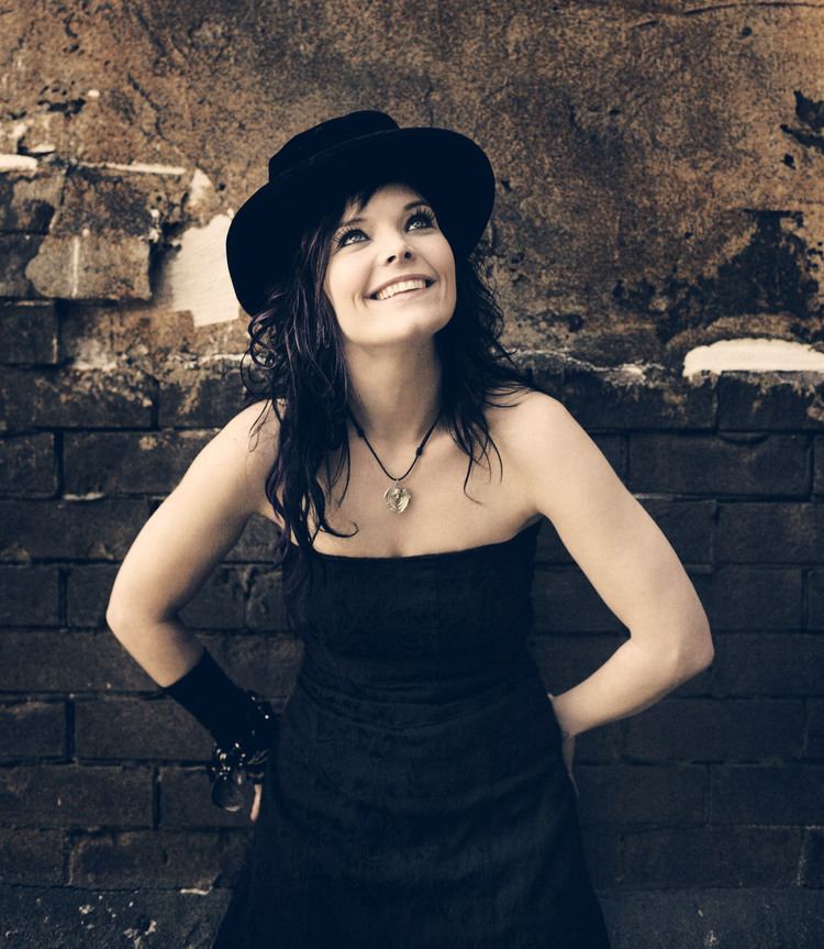 Anette Olzon Shining Through An Interview With Anette Olzon Metal Blast