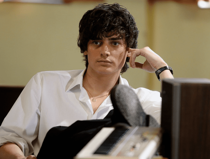 Aneurin Barnard SXSW FUTURES Welsh Actor Aneurin Barnard Sings in Hunky Dory