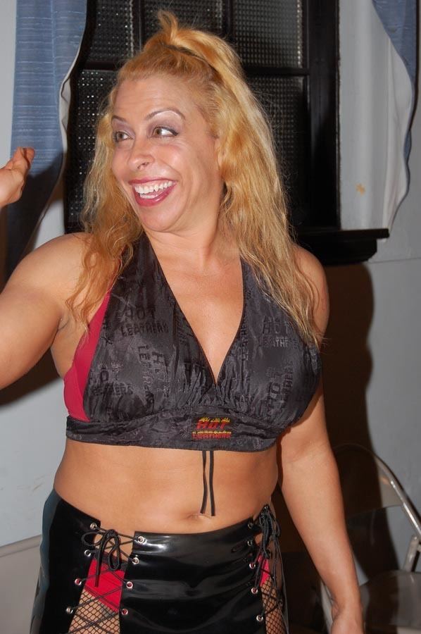 Angel Orsini Pro Wrestling Digest Blog Archive Darcey IndyGurlz 3