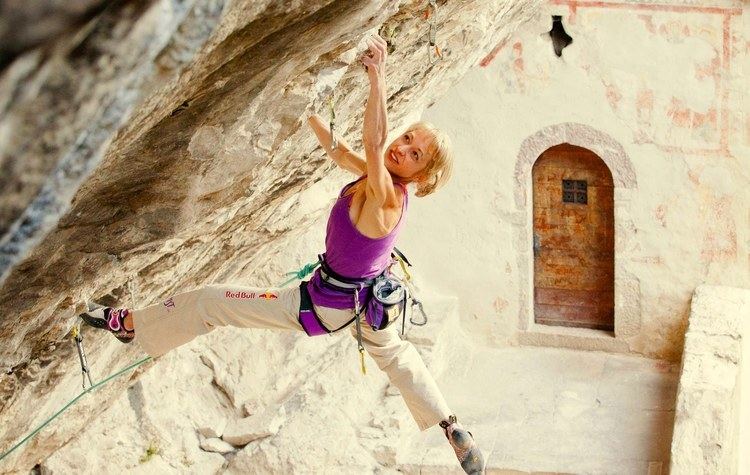 Angela Eiter Angela Eiter Climbs Zauberfee in Italy YouTube