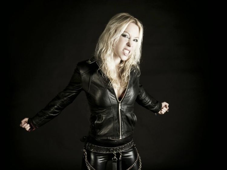 Angela Gossow Metal Spirit Angela Gossow deja de ser la vocalista de