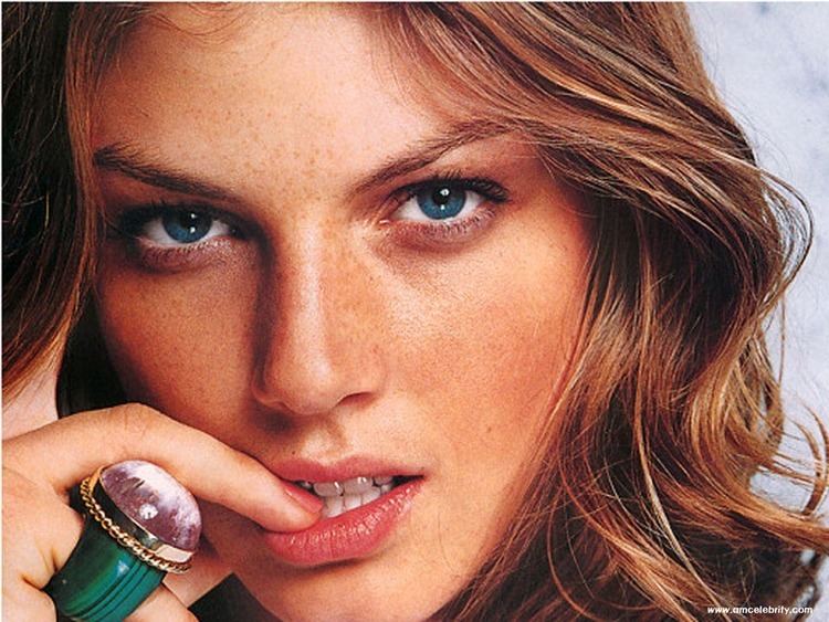 Angela Lindvall SUPERMODEL 31 FEATURING ANGELA LINDVALL Neil Moodie