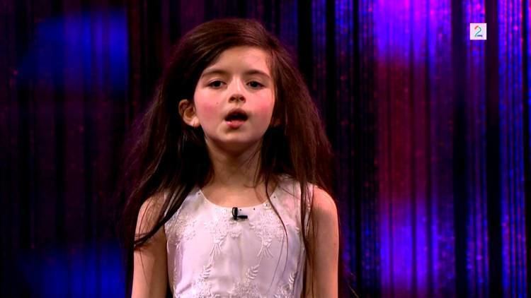 Angelina Jordan while singing "Fly Me to the Moon" on the late-night show Senkveld