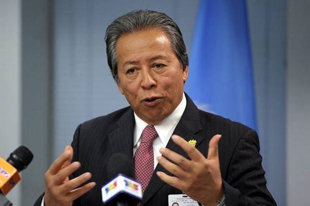 Anifah Aman RM100mil to induce 10 MPs to jump39 The Star Online