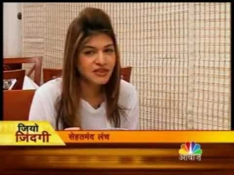 Anjali Mukerjee Anjali Mukerjee giving tips for healthy lunch YouTube