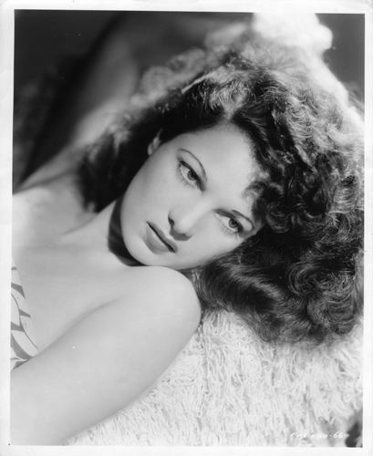 Ann Corio Ann Corio fue una destacada actriz de gnero burlesque y stripper de