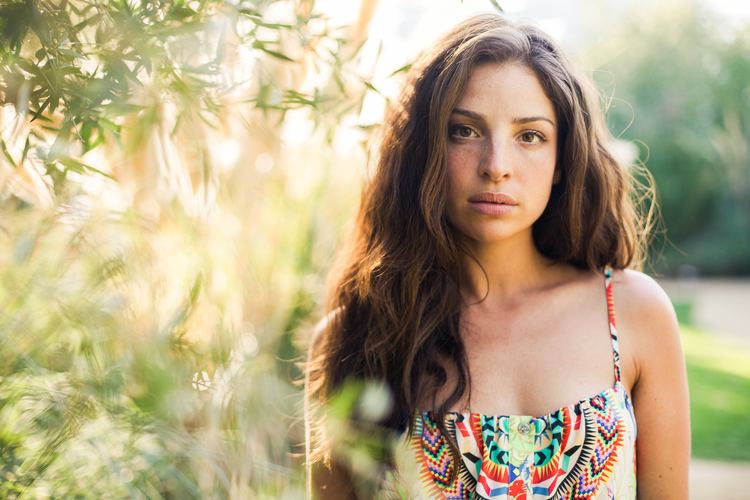 Anna Hopkins Defiance Actress Anna Hopkins Interview On Joining The Hit SciFi