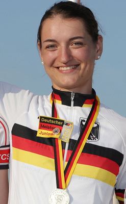 Anna Knauer Seit 14 Rennen ungeschlagen AllroundTalent Anna Knauer peilt WM