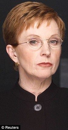 Anne Robinson idailymailcoukipix20100820article1304712