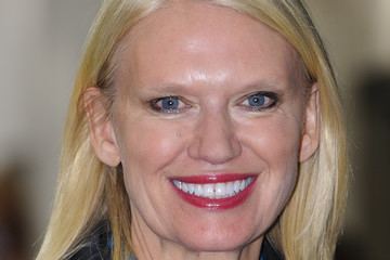 Anneka Rice www1pictureszimbiocomgiAnnekaRiceV8KDmKNZ8