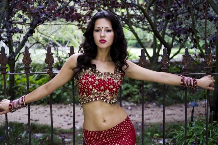 Annet Mahendru Annet Mahendru