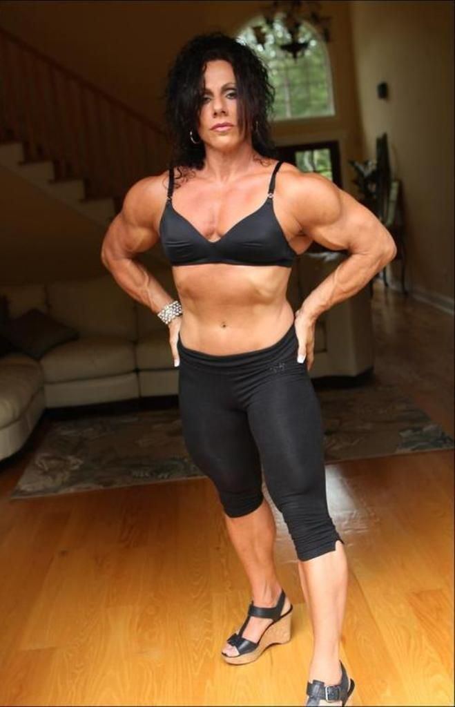 Annie Rivieccio Annie Rivieccio Lady Muscle Pinterest Muscles Bodybuilder and
