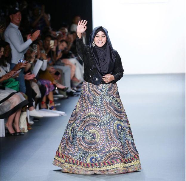 Anniesa Hasibuan The moment hijabs dazzled the New York Fashion Week catwalk BBC News