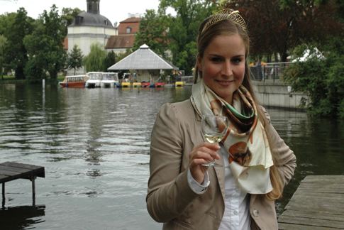 Annika Strebel tour39s das Fachmagazin fr Tourismus Freizeit und Sport