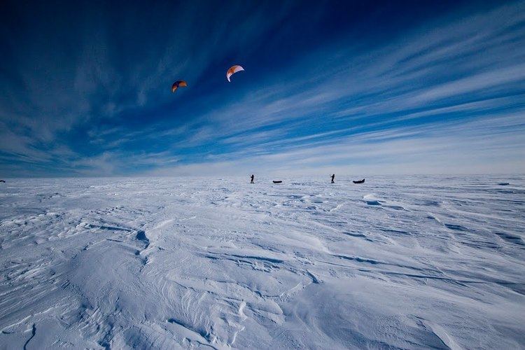 Antarctic Plateau Panoramio Photo of Kiting Antarctic Plateau