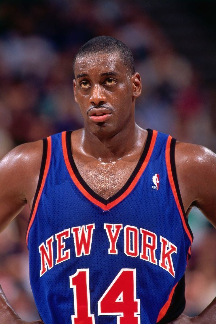 Anthony Mason (basketball) Anthony Mason former Knicks forward 39fighting for his