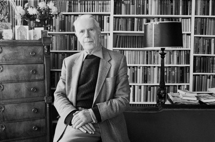 Anthony Powell A Portrait of the Artist as a Droll Slacker The New Yorker
