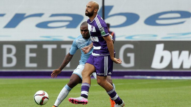 Anthony Vanden Borre Anthony Vanden Borre denies retirement reports looking for new club
