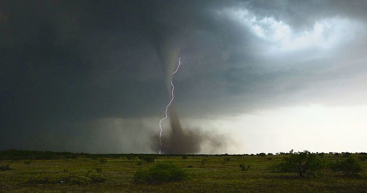 Anticyclonic tornado