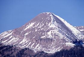 Antler Peak httpsuploadwikimediaorgwikipediacommonsthu