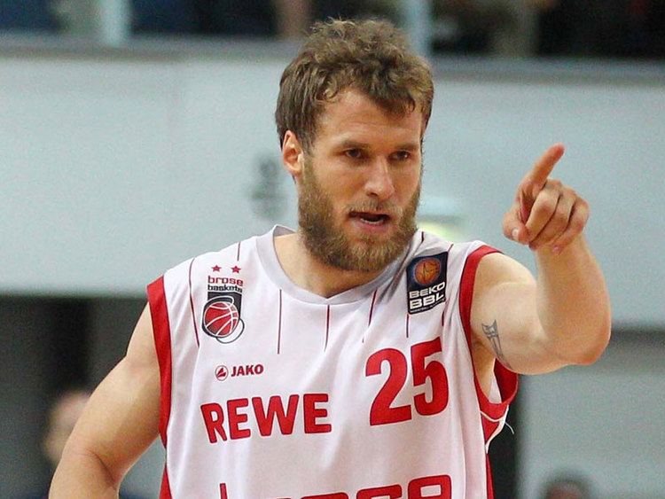 Anton Gavel Gavel bleibt den Brose Baskets erhalten Basketball