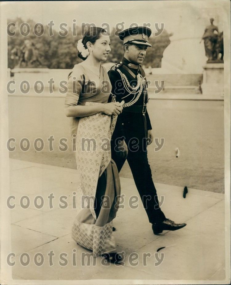 Anton Muttukumaru 1955 Anton Muttukumaru of Ceylon With Wife in England Press Photo eBay