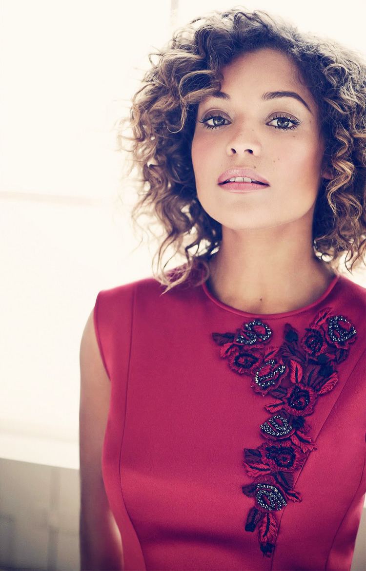 Antonia Thomas Antonia Groania Thomas sylviagetyourheadouttheoven