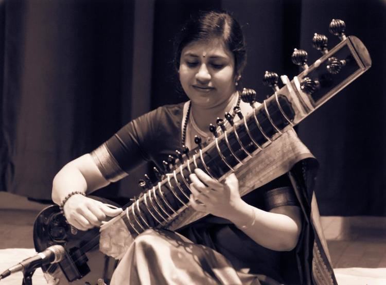 Anupama Bhagwat Hindustani Sitar recital by Smt Anupama Bhagwat Margazhi