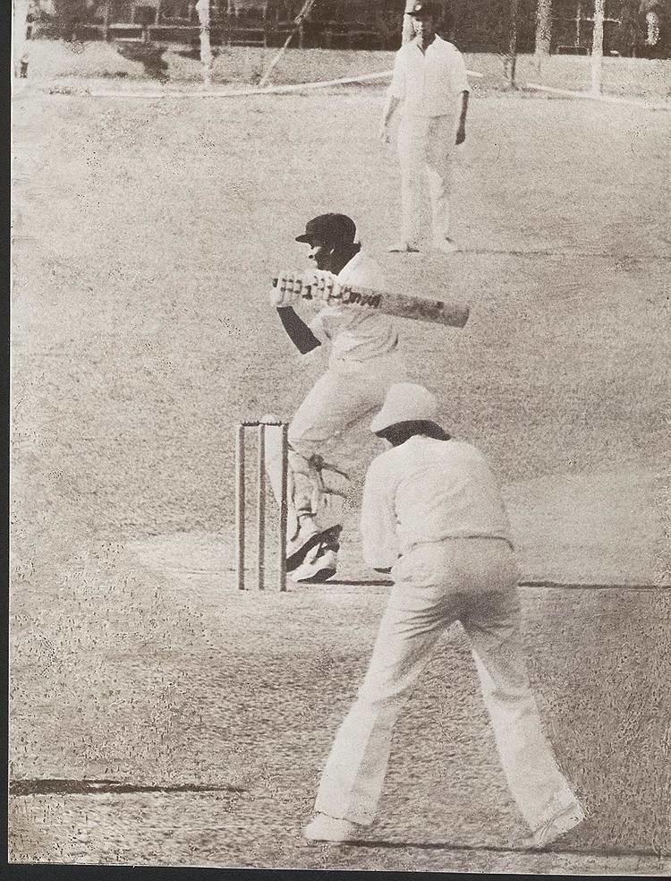 Anura Tennekoon (Cricketer) playing cricket