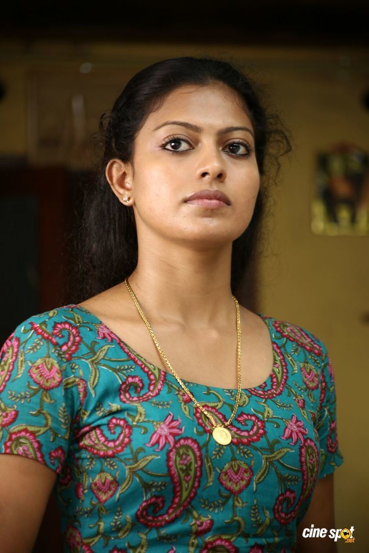 anu sithara in onnum onnum moonu