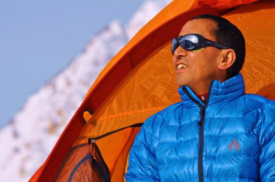 Apa Sherpa Apa Sherpa Accomplishes 20th Summit of Everest in First Ascent