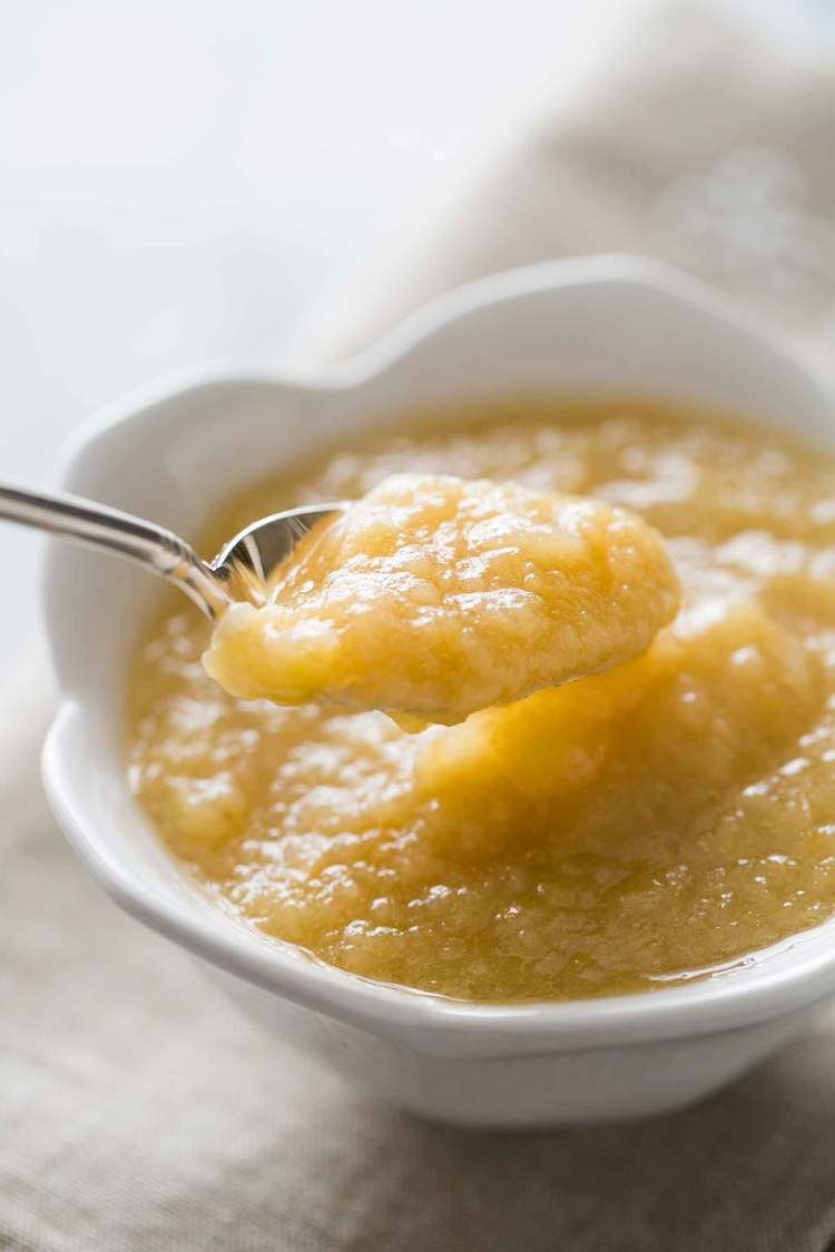 Apple sauce Homemade Applesauce SimplyRecipescom