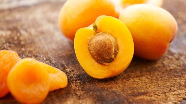 Apricot 8 Amazing Apricot Benefits The Nutritional Heavyweight Among Fruits