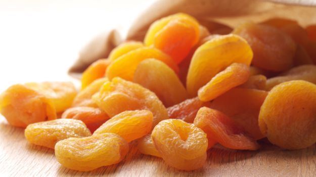 Apricot 8 Amazing Apricot Benefits The Nutritional Heavyweight Among Fruits