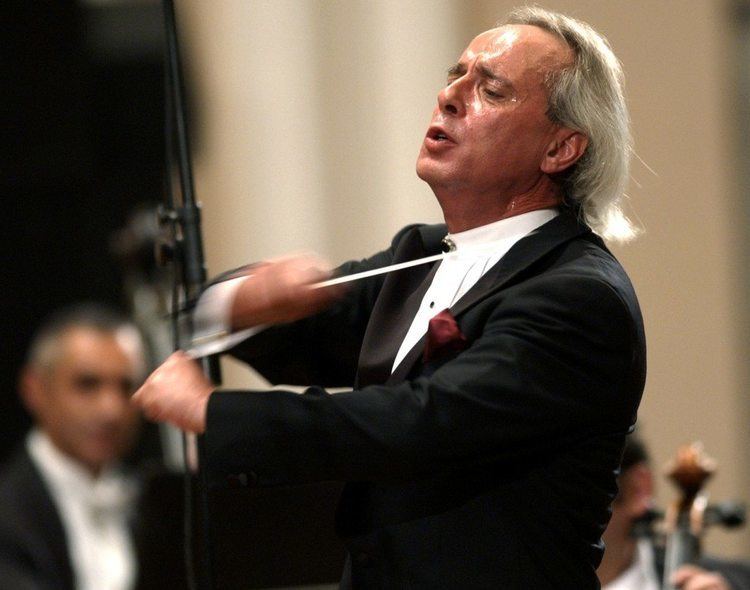 Aram Gharabekian Conductor Aram Gharabekian Dies at 58 Armenian Weekly