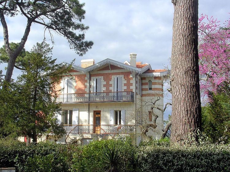 Arcachon villa httpsuploadwikimediaorgwikipediacommonsthu