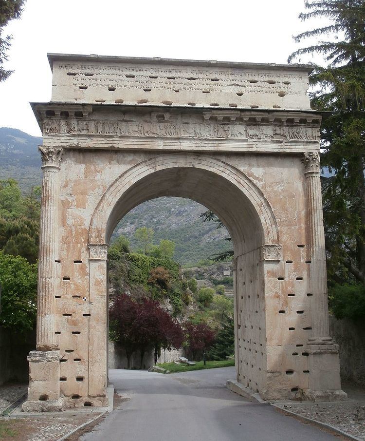 Arch of Augustus (Susa)