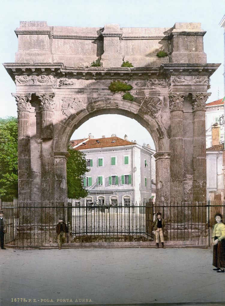 Arch of the Sergii httpsuploadwikimediaorgwikipediacommonsbb