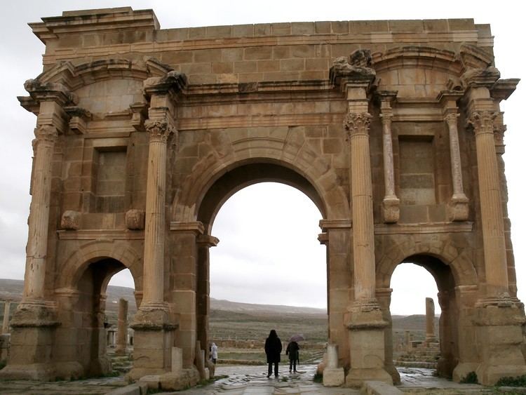 Arch of Trajan (Timgad) uploadwikimediaorgwikipediacommons002Arcde