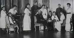 Archduke Franz Josef of Austria, Prince of Tuscany httpsuploadwikimediaorgwikipediacommonsthu