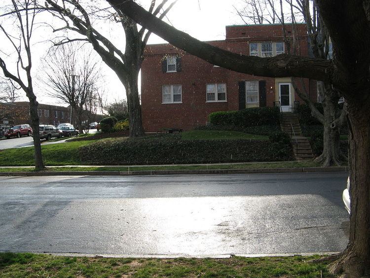 Arlington Village Historic District (Arlington, Virginia)