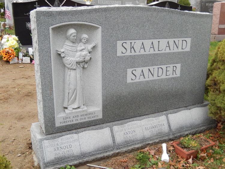 Arnold Skaaland Arnold Golden Boy Skaaland 1925 2007 Find A Grave Memorial