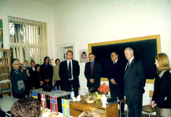 Arnt Rindal Ambasadorul Arnt Rindal si rectorul A Marga la inaugurarea Institutului Scandinavic 2001 Marejpg