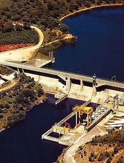 Arrocampo Reservoir httpsuploadwikimediaorgwikipediacommonsthu