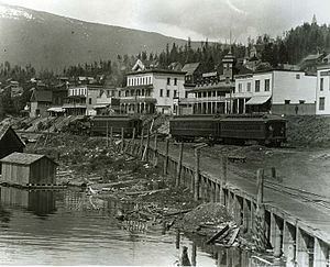 Arrowhead, British Columbia httpsuploadwikimediaorgwikipediacommonsthu
