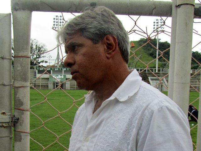Arthur Bernardes (football manager) httpsuploadwikimediaorgwikipediacommons33