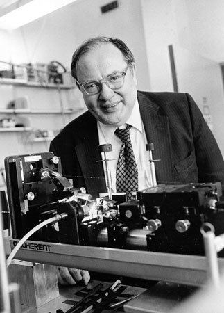 Arthur Leonard Schawlow Arthur L Schawlow American physicist Britannicacom